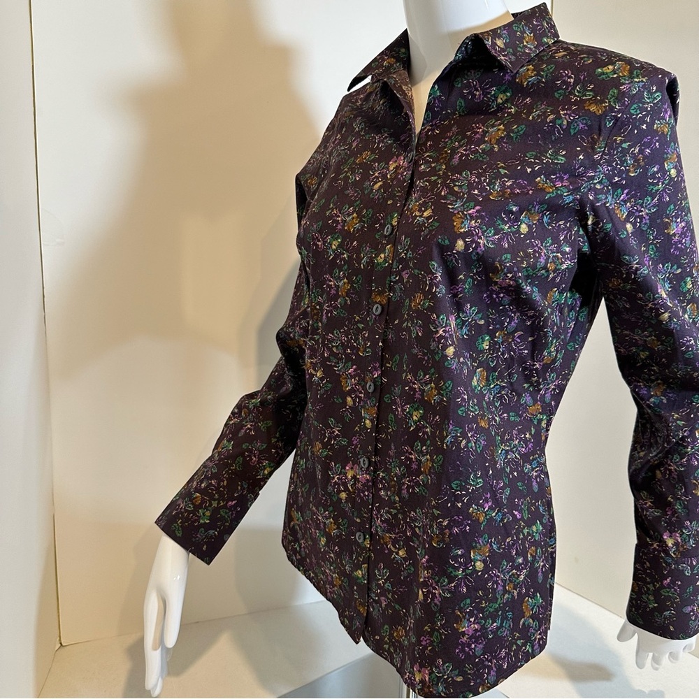 Eddie Bauer purple floral button down shirt  wrinkle resistant women’s size S